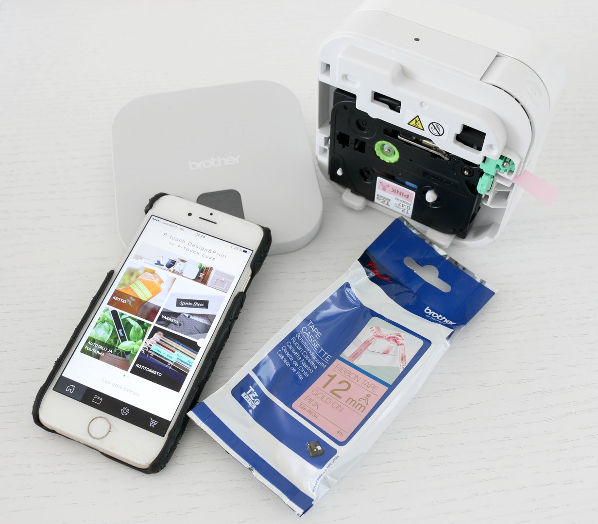 Tarratulostin Brother CUBE PT-P300BT langaton Bluetooth - laaja tarravalikoima, myös tekstiilinauhat